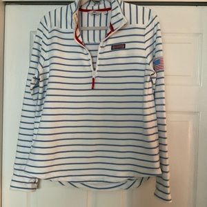 Vineyard vines top size L